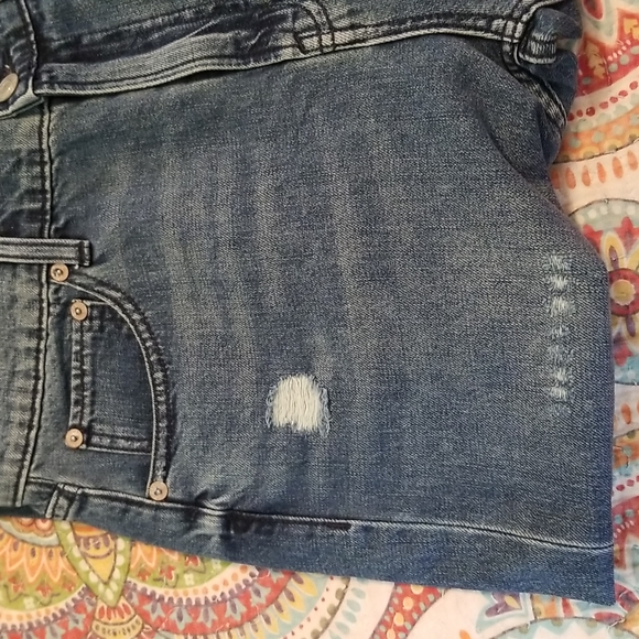 NWT GAP DIstressed Mid Rise Boyfriend Jeans - Picture 7 of 9